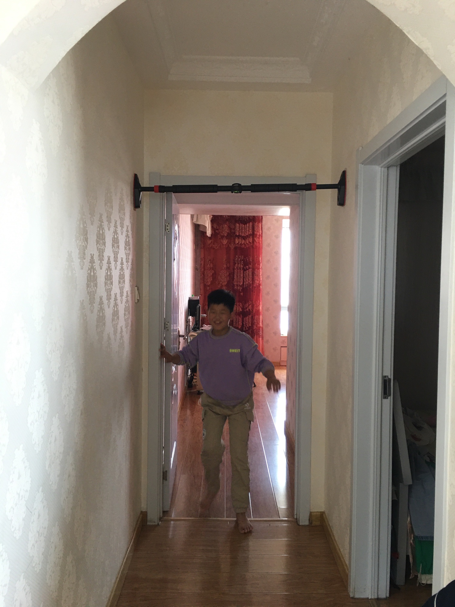【最新使用】门上单杠家用室内儿童免打孔墙体引体向上器怎么样？真实感受怎么样？