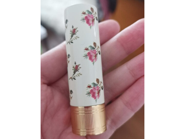 使用参考：古驰(GUCCI)倾色丝润小碎花水光唇膏口红#25 怎么样？值得入手吗？